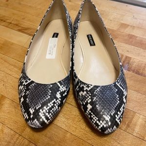 NINE WEST snake skin flats